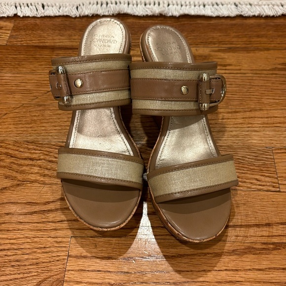 Joan and David sandals excellent condition - Picture 1 of 4